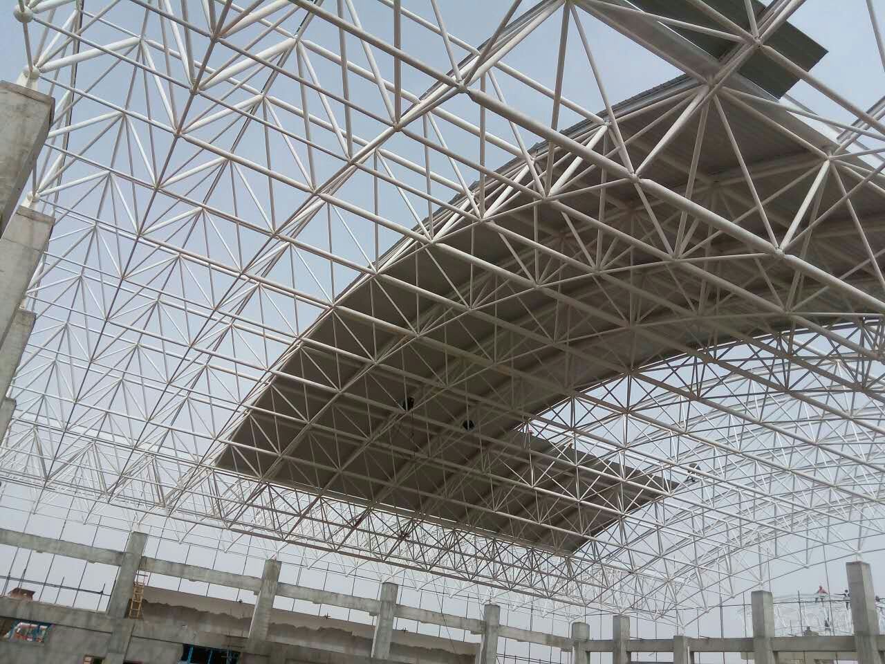 双流县青岛一汽网架
